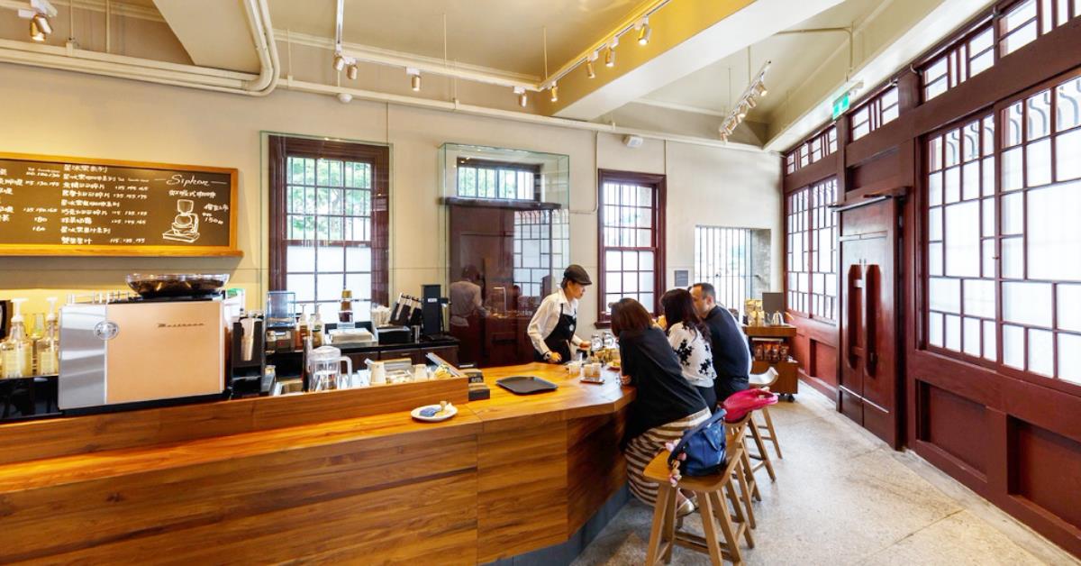 在超过 80 年历史的古宅中品咖啡香!这间星巴克你去过没? 内容图1 女神网-大潮社TV实时追踪属于女人新资讯的综合网站! 在超过 80 年历史的古宅中品咖啡香!这间星巴克你去过没? 乐活旅行 图1张