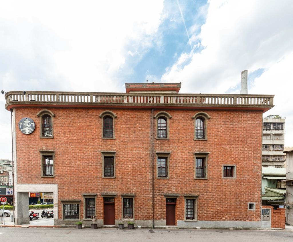 在超过 80 年历史的古宅中品咖啡香!这间星巴克你去过没? 内容图2 女神网-大潮社TV实时追踪属于女人新资讯的综合网站! 1468319722-1560335316_l.jpg