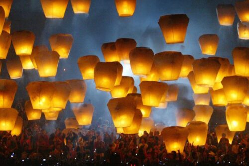 梦想贩卖店！韩国妈妈平溪创业卖天灯，为游客点燃温暖希望！