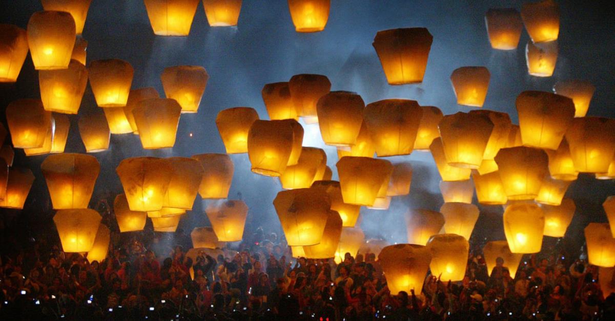 梦想贩卖店!韩国妈妈平溪创业卖天灯,为游客点燃温暖希望! 内容图1 女神网-大潮社TV实时追踪属于女人新资讯的综合网站! 梦想贩卖店!韩国妈妈平溪创业卖天灯,为游客点燃温暖希望! 乐活旅行 图1张