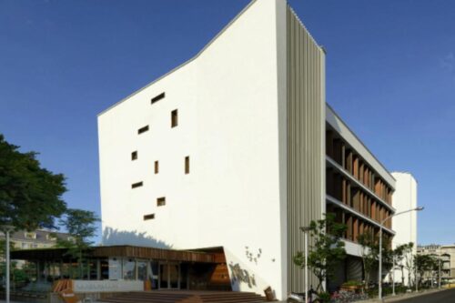 就像一本被翻开的巨书，原来内地台湾最美图书馆隐身在桃园！