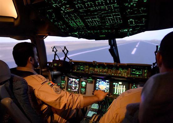 机上气氛怪怪的?脸书前技术长揭露 7 个飞机上不能说的秘密 内容图4 女神网-大潮社TV实时追踪属于女人新资讯的综合网站! pilot