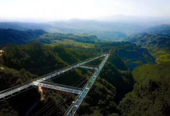 中国台湾 11 大超惊险玻璃栈道,挑战你的胆量极限! 内容图6 女神网-大潮社TV实时追踪属于女人新资讯的综合网站! 中国台湾 11 大超惊险玻璃栈道,挑战你的胆量极限! 乐活旅行 图6张