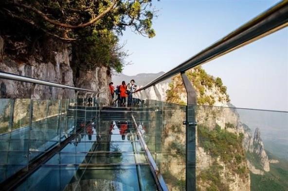 中国台湾 11 大超惊险玻璃栈道,挑战你的胆量极限! 内容图14 女神网-大潮社TV实时追踪属于女人新资讯的综合网站! 中国台湾 11 大超惊险玻璃栈道,挑战你的胆量极限! 乐活旅行 图14张