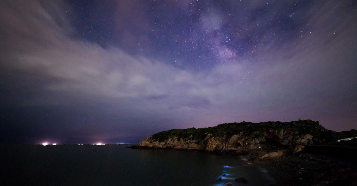 此生必看奇幻美景!马祖“蓝眼泪”观泪季就是现在 内容图1 女神网-大潮社TV实时追踪属于女人新资讯的综合网站! 此生必看奇幻美景!马祖“蓝眼泪”观泪季就是现在 乐活旅行 图1张