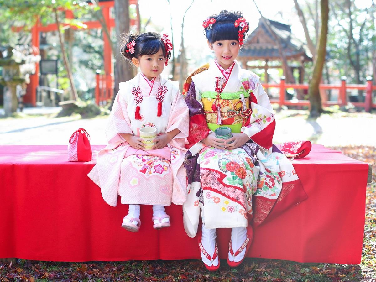 男生扮龙虾,女生穿白裙?世界各地区庆祝儿童节方式大不同! 内容图2 女神网-大潮社TV实时追踪属于女人新资讯的综合网站! 男生扮龙虾,女生穿白裙?世界各地区庆祝儿童节方式大不同! 乐活旅行 图2张