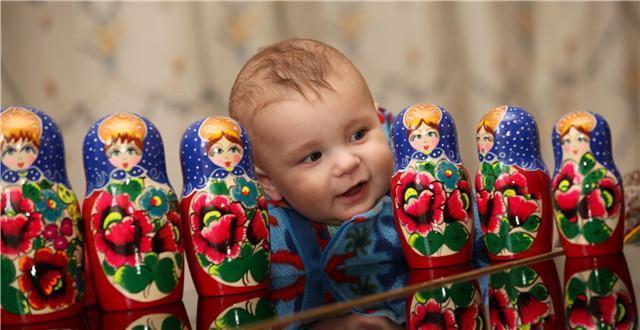 男生扮龙虾,女生穿白裙?世界各地区庆祝儿童节方式大不同! 内容图6 女神网-大潮社TV实时追踪属于女人新资讯的综合网站! 男生扮龙虾,女生穿白裙?世界各地区庆祝儿童节方式大不同! 乐活旅行 图6张