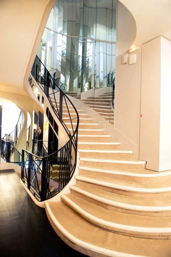 排队买门票也要参观!这几家时尚品牌总部美到可以拍电影 内容图9 女神网-大潮社TV实时追踪属于女人新资讯的综合网站! JAKE ROSENBERG FOR THE COVETEUR