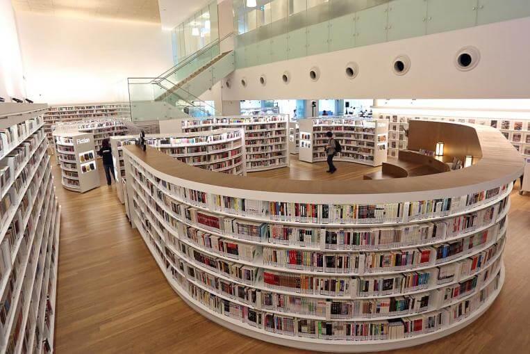 新加坡超省钱攻略!自由行必访免费 10 大景点 内容图10 女神网-大潮社TV实时追踪属于女人新资讯的综合网站! Orchard Library.jpg