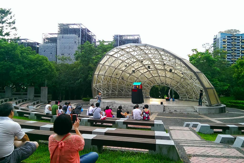 粉嫩色系超梦幻!2019 台北杜鹃花季,5 个必踩必拍的景点推荐 内容图2 女神网-大潮社TV实时追踪属于女人新资讯的综合网站! 粉嫩色系超梦幻!2019 台北杜鹃花季,5 个必踩必拍的景点推荐 乐活旅行 图2张