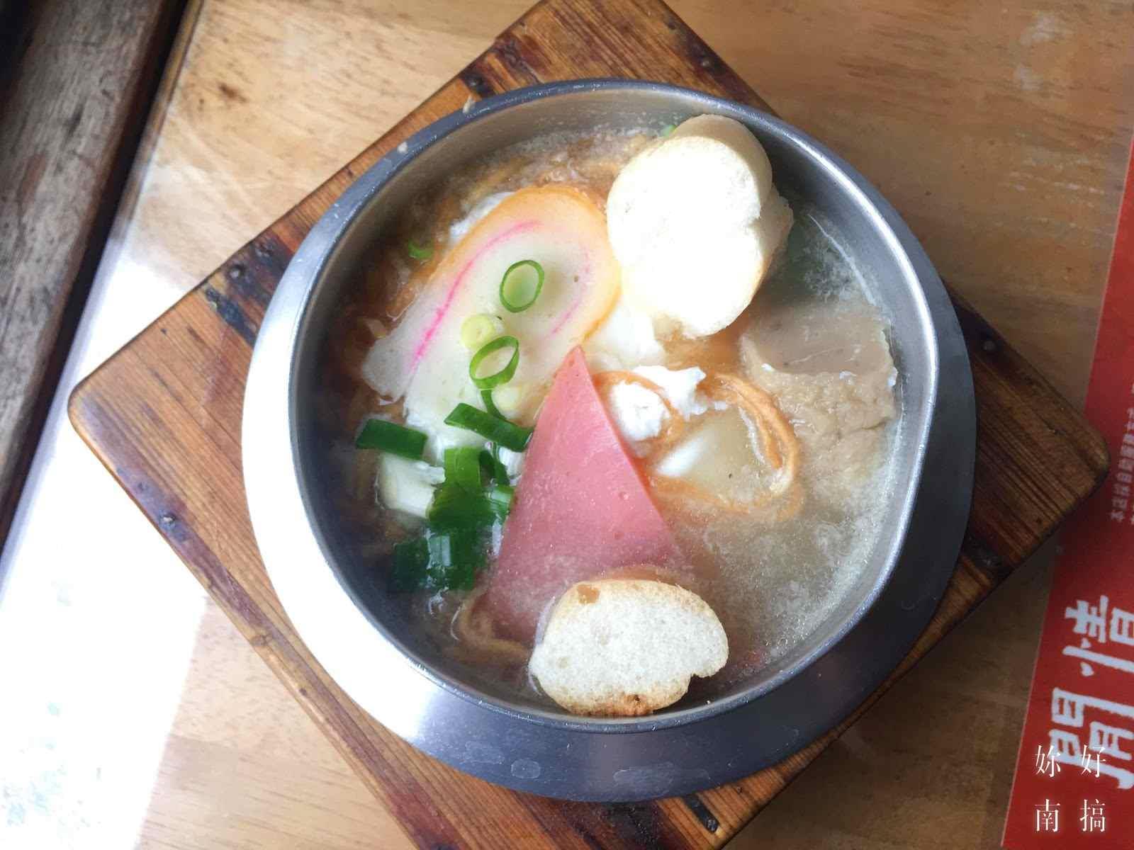 锅烧意面中附上“土魠鱼肉块”，也许真的只有在台南才吃的到。