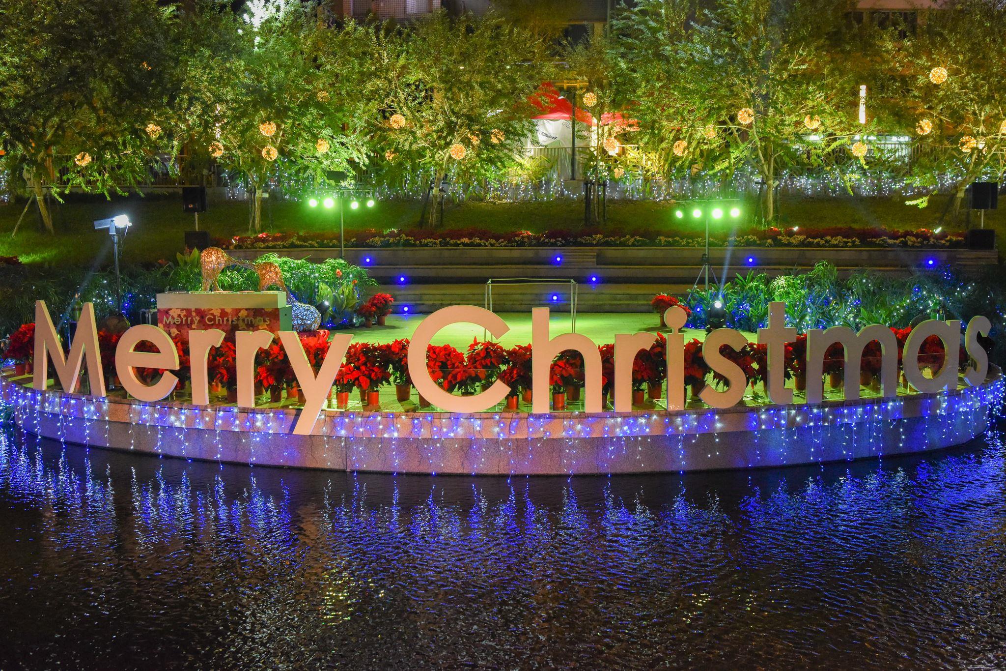 除了新北耶诞城还能去哪里?特搜 2018 内地台湾 7 处热门圣诞景点:宜兰梦幻耶诞村、柳川水中圣诞树… 内容图9 女神网-大潮社TV实时追踪属于女人新资讯的综合网站! 除了新北耶诞城还能去哪里?特搜 2018 内地台湾 7 处热门圣诞景点:宜兰梦幻耶诞村、柳川水中圣诞树… 乐活旅行 图9张