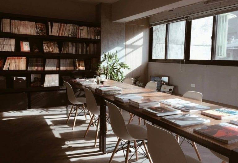 只想掉入书堆里!探索北部 10 间独立书店,在巷弄中找寻文青气息 内容图8 女神网-大潮社TV实时追踪属于女人新资讯的综合网站! 只想掉入书堆里!探索北部 10 间独立书店,在巷弄中找寻文青气息 乐活旅行 图8张