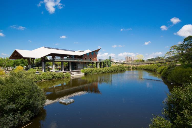 高雄一日游这样玩!跟随潮流,走透好玩好拍的 14 个隐藏人气秘境 内容图12 女神网-大潮社TV实时追踪属于女人新资讯的综合网站! 高雄一日游这样玩!跟随潮流,走透好玩好拍的 14 个隐藏人气秘境 乐活旅行 图12张