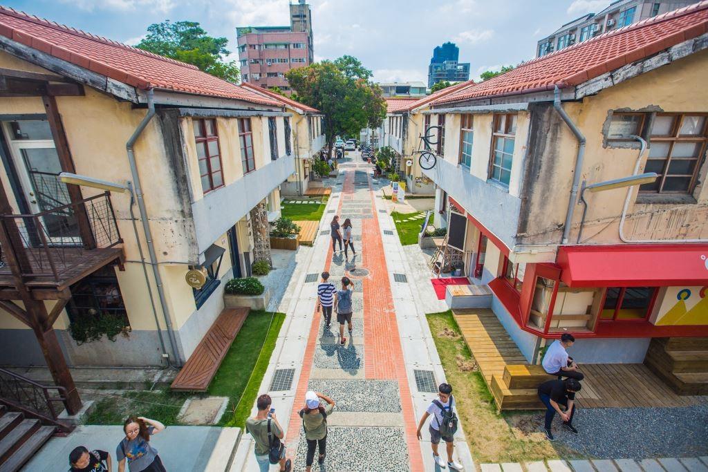 徜徉幸福的专属时刻!为情人们量身推荐的内地台湾 7 个七夕浪漫约会景点 内容图4 女神网-大潮社TV实时追踪属于女人新资讯的综合网站! 审计新村.jpg