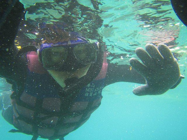 离岛 3 天 2 夜轻旅行:来去澎湖享受碧海蓝天,必吃小管、海胆跟仙人掌冰 内容图13 女神网-大潮社TV实时追踪属于女人新资讯的综合网站! 澎湖浮浅_flickr.jpg