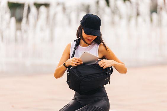 坐地铁不要靠门边!防盗密技大公开:别让扒手坏了旅游兴致 内容图3 女神网-大潮社TV实时追踪属于女人新资讯的综合网站! 19314fdfe0c1e1186ce92e6dcfc1c580.jpg