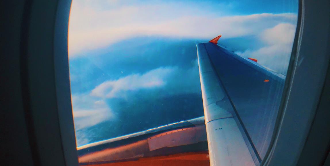 喜欢坐靠窗还是走道?6 个搭机时挑座位的秘诀,为假期增加舒适度 内容图1 女神网-大潮社TV实时追踪属于女人新资讯的综合网站! 喜欢坐靠窗还是走道?6 个搭机时挑座位的秘诀,为假期增加舒适度 乐活旅行 图1张