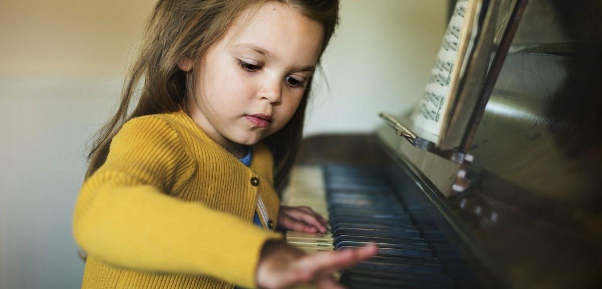 爱“补”才会赢?爸妈们别忘记《带孩子到这世界的初衷》 内容图4 女神网-大潮社TV实时追踪属于女人新资讯的综合网站! 爱“补”才会赢?爸妈们别忘记《带孩子到这世界的初衷》 亲子教育 图4张