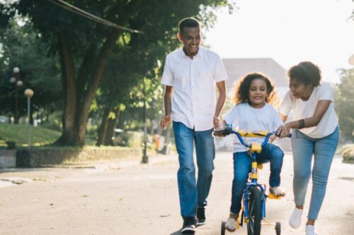 别让欲望大过倾听孩子的心：“亲子关系不是一块白板，能任凭父母写下最好的生活”