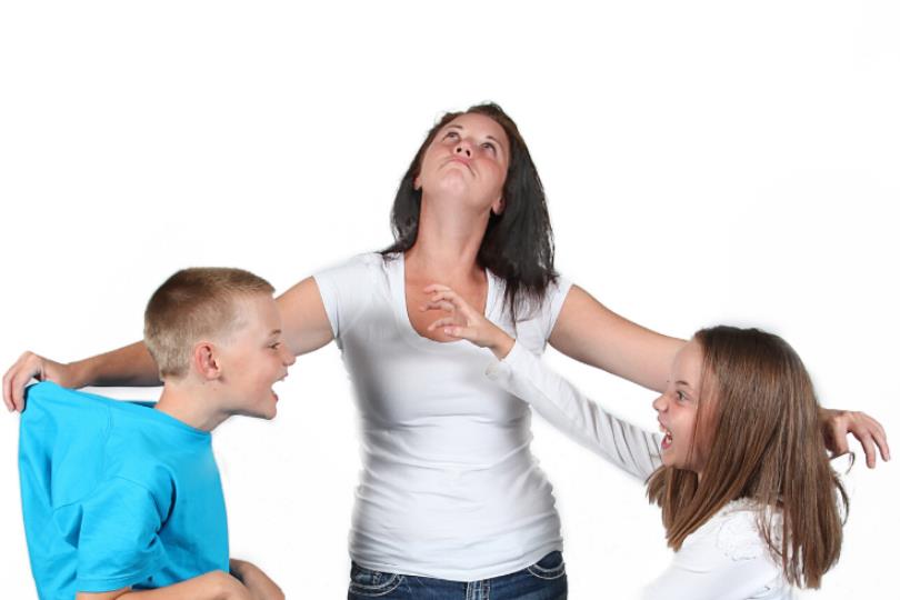 孩子动手打人、愤怒闹脾气!改善攻击性行为、有效育儿的 5 个关键策略 内容图2 女神网-大潮社TV实时追踪属于女人新资讯的综合网站! 孩子动手打人、愤怒闹脾气!改善攻击性行为、有效育儿的 5 个关键策略 亲子教育 图2张