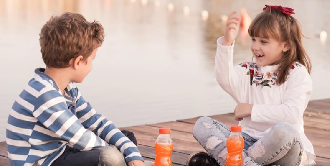 孩子“偷”谈恋爱的年纪,父母该怎么办:从孩子的角度开启沟通,引导理解才是重点 内容图1 女神网-大潮社TV实时追踪属于女人新资讯的综合网站! 孩子“偷”谈恋爱的年纪,父母该怎么办:从孩子的角度开启沟通,引导理解才是重点 亲子教育 图1张