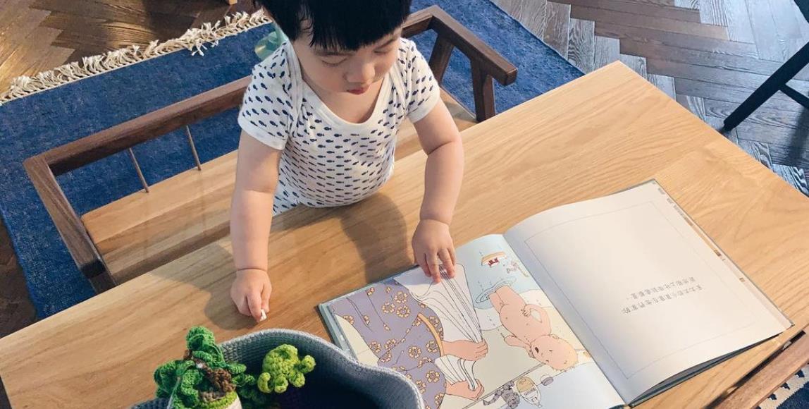 换小宝贝来念故事书给你听!IG 可爱小童推荐书单:多款系列童书,启发孩子无限想像 内容图1 女神网-大潮社TV实时追踪属于女人新资讯的综合网站! 换小宝贝来念故事书给你听!IG 可爱小童推荐书单:多款系列童书,启发孩子无限想像 亲子教育 图1张