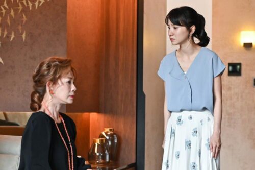 婆媳关系是一道无解的题！心理学家提醒：“如果长辈出现不成熟举动，记住不是自己的问题。”