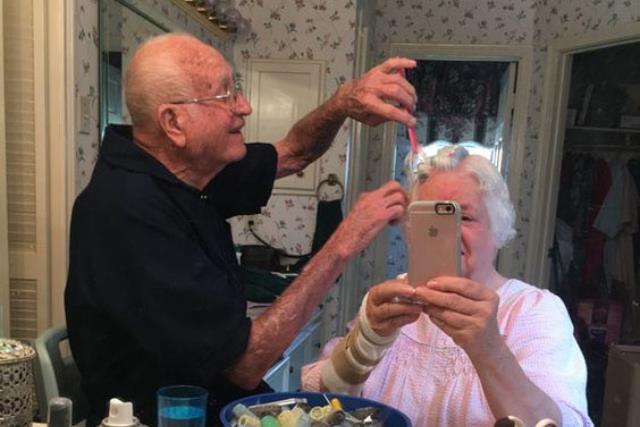 最感人的爱藏在微小的日常时刻!品味阿公阿嬷的 12 个忠告,让婚姻得以绵延、细水长流 内容图7 女神网-大潮社TV实时追踪属于女人新资讯的综合网站! 最感人的爱藏在微小的日常时刻!品味阿公阿嬷的 12 个忠告,让婚姻得以绵延、细水长流 婚姻经营 图7张