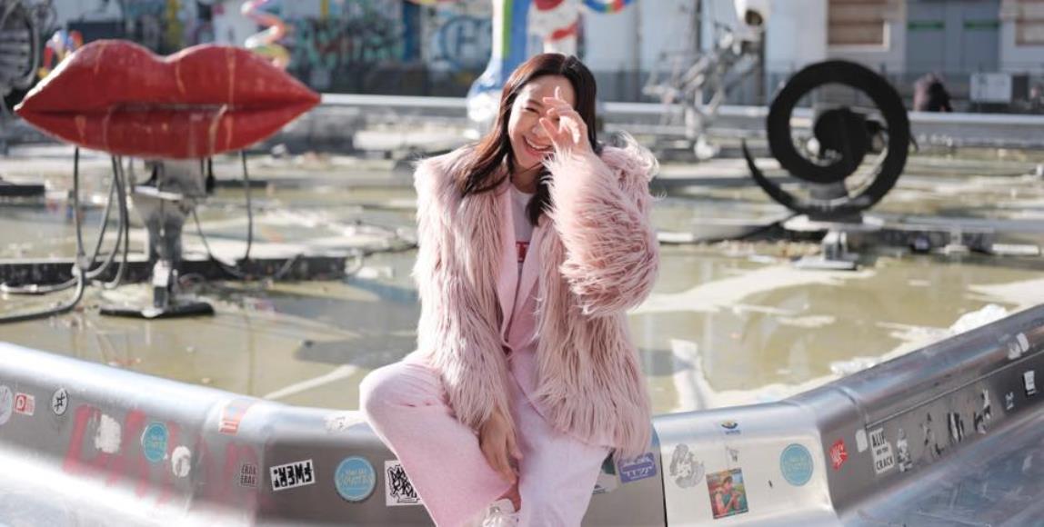 世上真的有这么好的人?9 年婚姻让林嘉欣由质疑到相信爱情:“他真的懂我!” 内容图1 女神网-大潮社TV实时追踪属于女人新资讯的综合网站! 世上真的有这么好的人?9 年婚姻让林嘉欣由质疑到相信爱情:“他真的懂我!” 婚姻经营 图1张