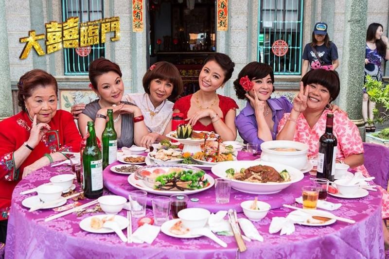 婆家过年眉角多?新手人妻心得:“主动、勤快、贴心”是 3 大必备守则! 内容图2 女神网-大潮社TV实时追踪属于女人新资讯的综合网站! 婆家过年眉角多?新手人妻心得:“主动、勤快、贴心”是 3 大必备守则! 婚姻经营 图2张