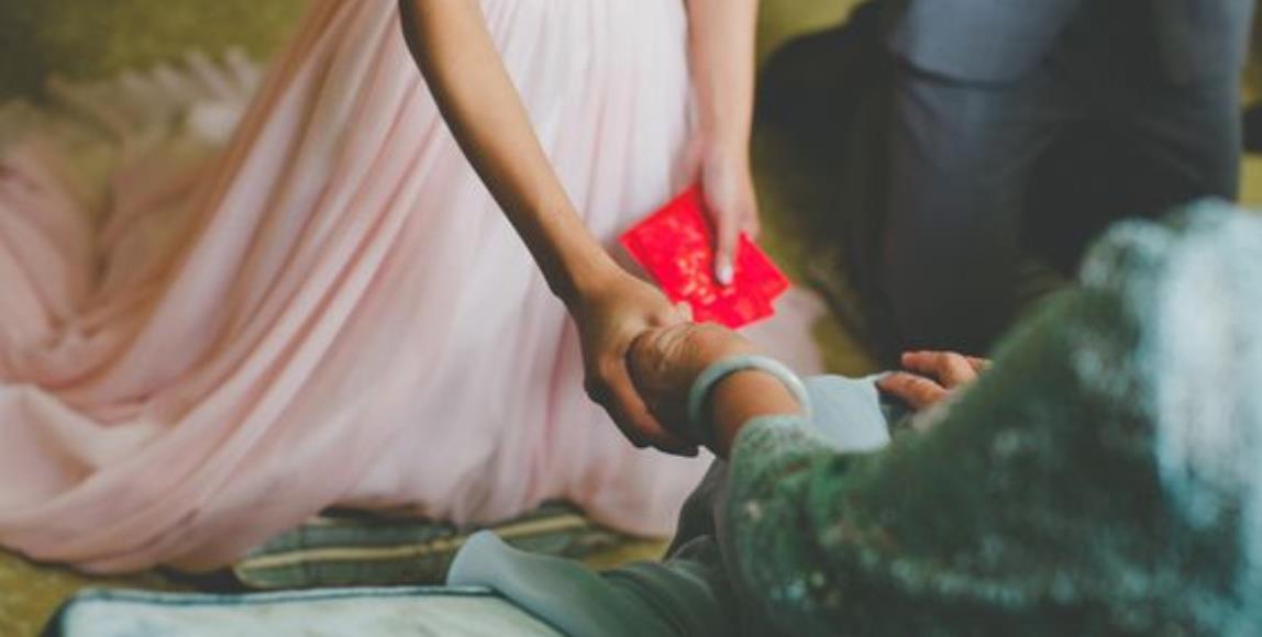 结婚拜别时怎么不哭?除了舍不得外,落泪的潜在原因还有这些! 内容图1 女神网-大潮社TV实时追踪属于女人新资讯的综合网站! 结婚拜别时怎么不哭?除了舍不得外,落泪的潜在原因还有这些! 婚姻经营 图1张