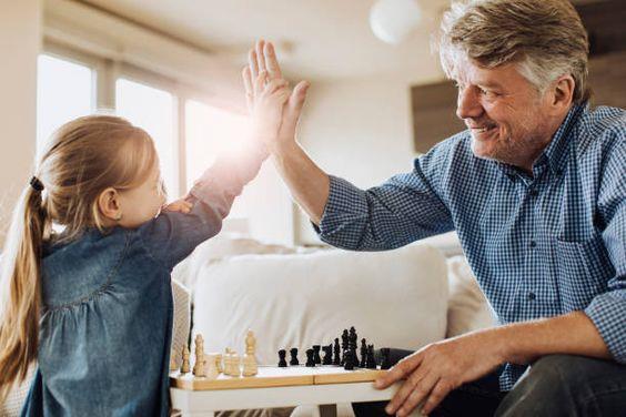 试着洞悉长辈的“三观”:厘清彼此的世界观、人生观、价值观,让聊天零距离 内容图3 女神网-大潮社TV实时追踪属于女人新资讯的综合网站! 试着洞悉长辈的“三观”:厘清彼此的世界观、人生观、价值观,让聊天零距离 家庭学堂 图3张