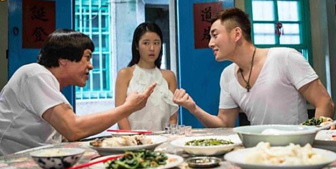 围炉时候好尴尬?打破面面相觑的诡异气氛,和长辈聊“这 4 大”话题安心又不踩雷 内容图1 女神网-大潮社TV实时追踪属于女人新资讯的综合网站! 围炉时候好尴尬?打破面面相觑的诡异气氛,和长辈聊“这 4 大”话题安心又不踩雷 家庭学堂 图1张