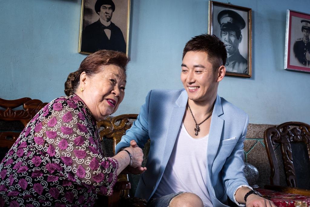 围炉时候好尴尬?打破面面相觑的诡异气氛,和长辈聊“这 4 大”话题安心又不踩雷 内容图2 女神网-大潮社TV实时追踪属于女人新资讯的综合网站! 围炉时候好尴尬?打破面面相觑的诡异气氛,和长辈聊“这 4 大”话题安心又不踩雷 家庭学堂 图2张