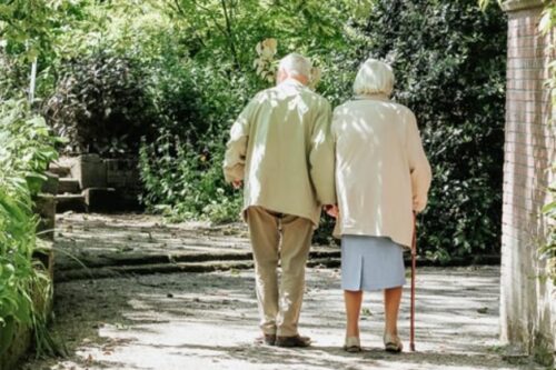 先了解，再建议！解析长者不愿出门的 3 大原因，重启和长辈亲密关系的“微旅行”