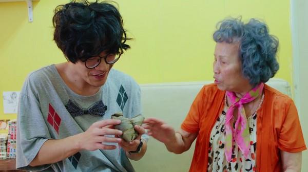 有一种爱比“空气”更自然。一窥祖父母的知足来源:付出就是对子孙最将心比心的“照顾” 内容图2 女神网-大潮社TV实时追踪属于女人新资讯的综合网站! 有一种爱比“空气”更自然。一窥祖父母的知足来源:付出就是对子孙最将心比心的“照顾” 家庭学堂 图2张