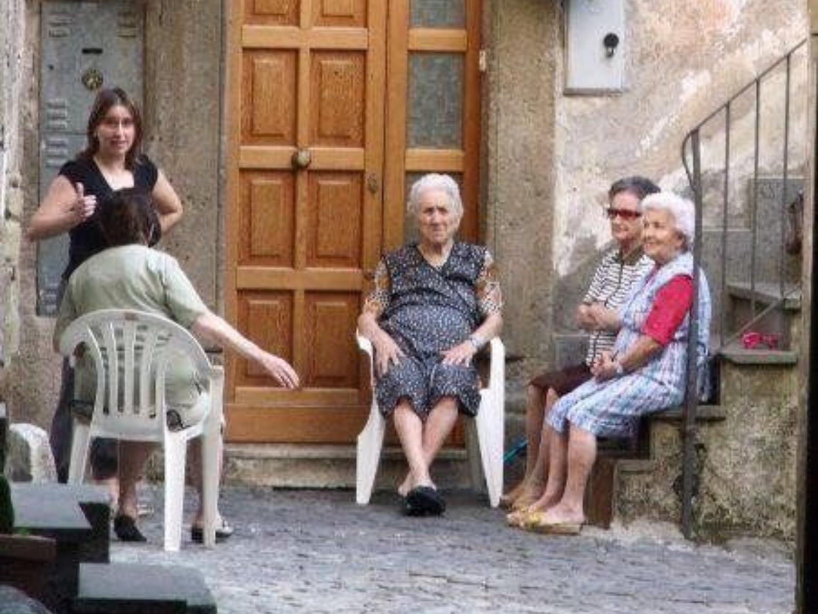 “把父母送到安养院”真的是不孝吗?面对孝顺的为难,什么才是好的安排? 内容图3 女神网-大潮社TV实时追踪属于女人新资讯的综合网站! FotoJet - 2019-07-05T115104.057.jpg