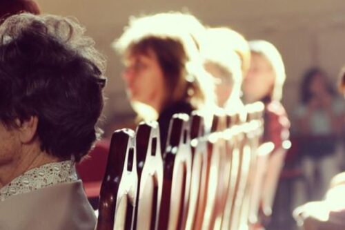 别轻忽长辈主动谈论死亡！在悲歌发生前先阻止：“老人自杀”有迹可循的 4 前兆