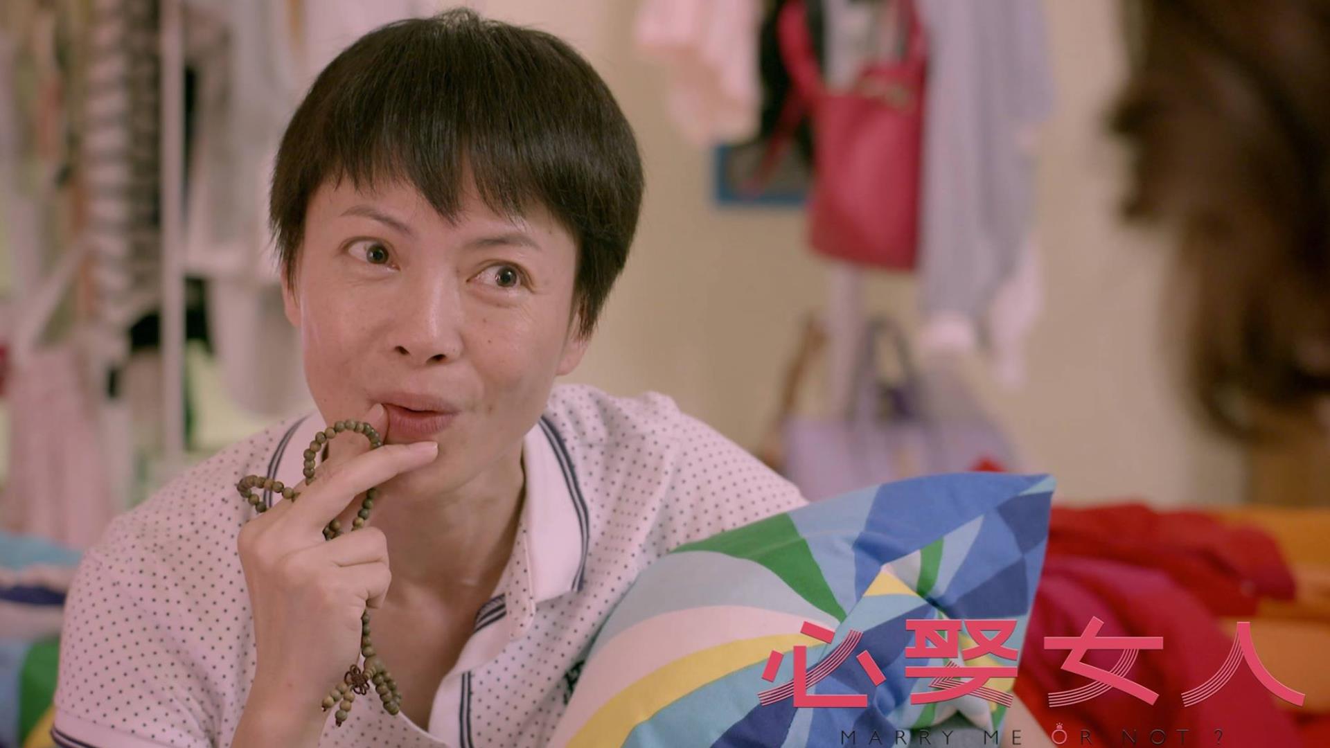 聊什么话题最安全?心理师 3 招秘技,让你在过年亲戚盘问的“八卦攻防战”中全身而退! 内容图2 女神网-大潮社TV实时追踪属于女人新资讯的综合网站! FotoJet (17).jpg