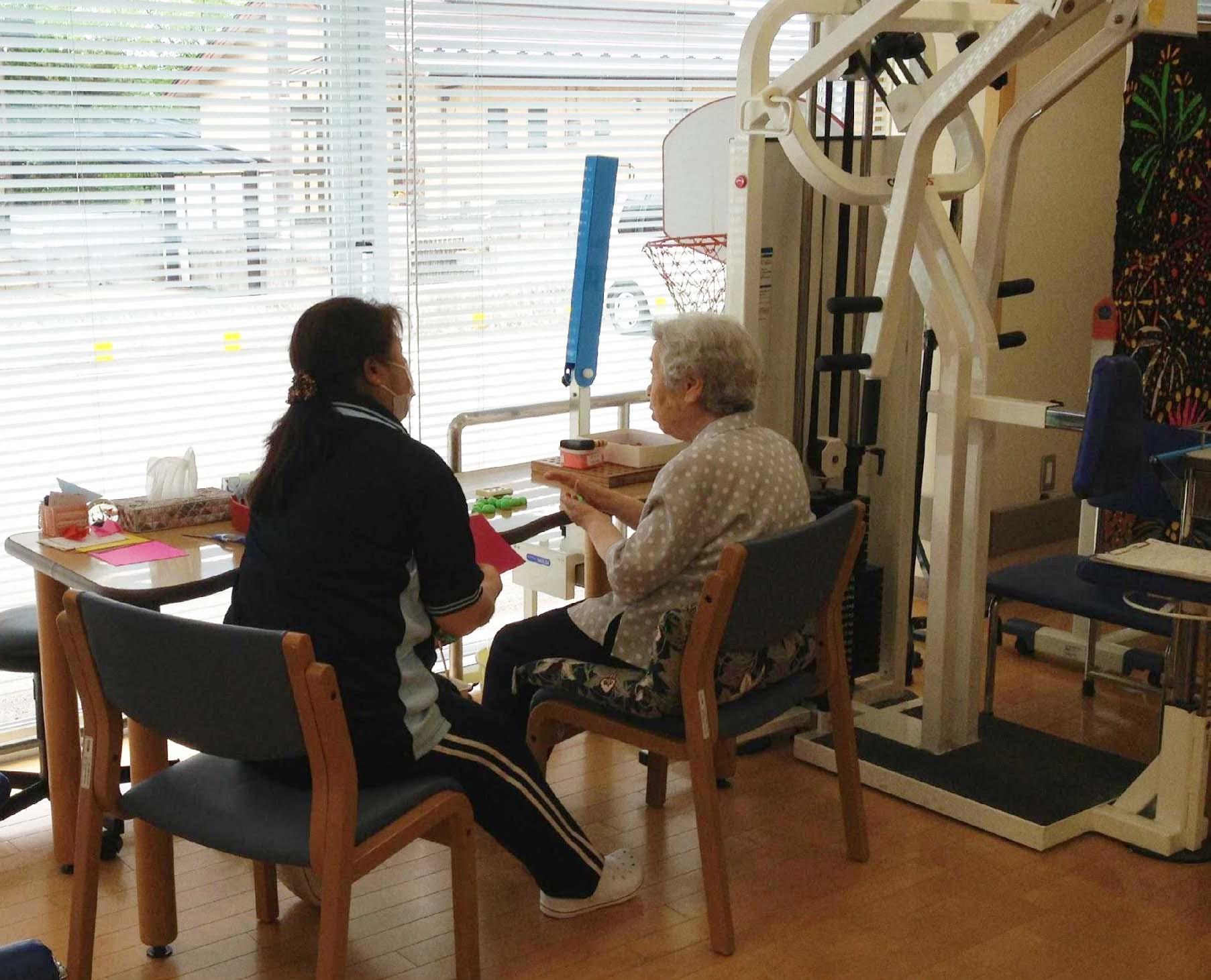 是鼓励还是剥夺“成就感”?一间没有课表的日照中心,让长者随心所欲地“做自己”! 内容图4 女神网-大潮社TV实时追踪属于女人新资讯的综合网站! 是鼓励还是剥夺“成就感”?一间没有课表的日照中心,让长者随心所欲地“做自己”! 女人观点 图4张