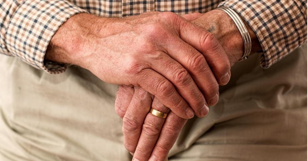 儿女转念接纳父母变老,让双方都能优雅过日子 内容图1 女神网-大潮社TV实时追踪属于女人新资讯的综合网站! 儿女转念接纳父母变老,让双方都能优雅过日子 家庭学堂 图1张