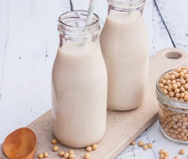 喝豆浆能舒缓经痛、豆浆渣可用来敷脸?5 招大 S、杨幂都爱用的“豆浆”妙用,让你轻松养出好肤质 内容图4 女神网-大潮社TV实时追踪属于女人新资讯的综合网站! FotoJet - 2019-10-07T143948.206