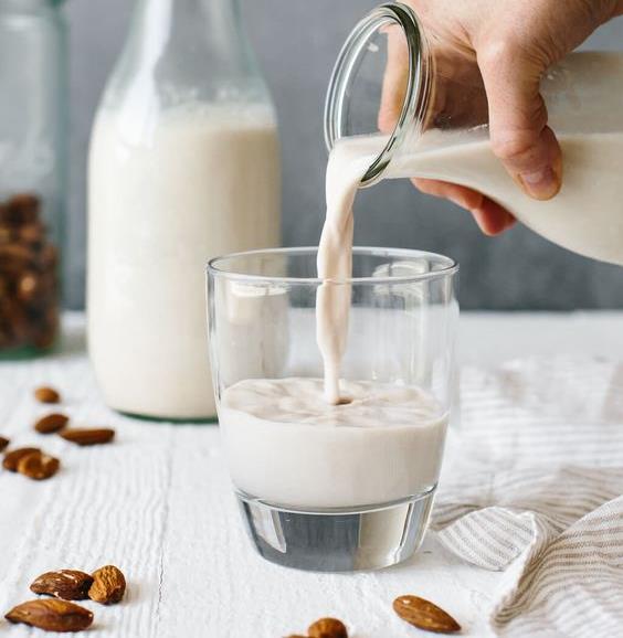 喝豆浆能舒缓经痛、豆浆渣可用来敷脸?5 招大 S、杨幂都爱用的“豆浆”妙用,让你轻松养出好肤质 内容图6 女神网-大潮社TV实时追踪属于女人新资讯的综合网站! FotoJet - 2019-10-07T144443.585