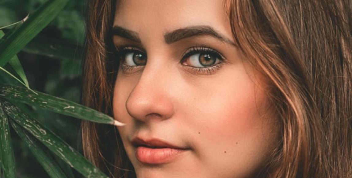 有“眼袋”别急着找医美!先改掉这些生活坏习惯,帮你维持紧致的眼周肌肤 内容图1 女神网-大潮社TV实时追踪属于女人新资讯的综合网站! 有“眼袋”别急着找医美!先改掉这些生活坏习惯,帮你维持紧致的眼周肌肤 彩妆保养 图1张