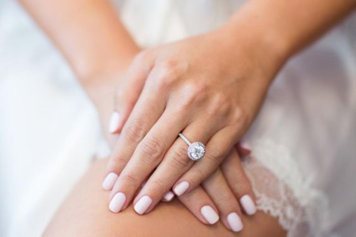 婚礼是女人一生中最美的一天!想成为众所瞩目的新娘,这 4 大部位的保养妙招你得先知道 内容图5 女神网-大潮社TV实时追踪属于女人新资讯的综合网站! 婚礼是女人一生中最美的一天!想成为众所瞩目的新娘,这 4 大部位的保养妙招你得先知道 彩妆保养 图5张