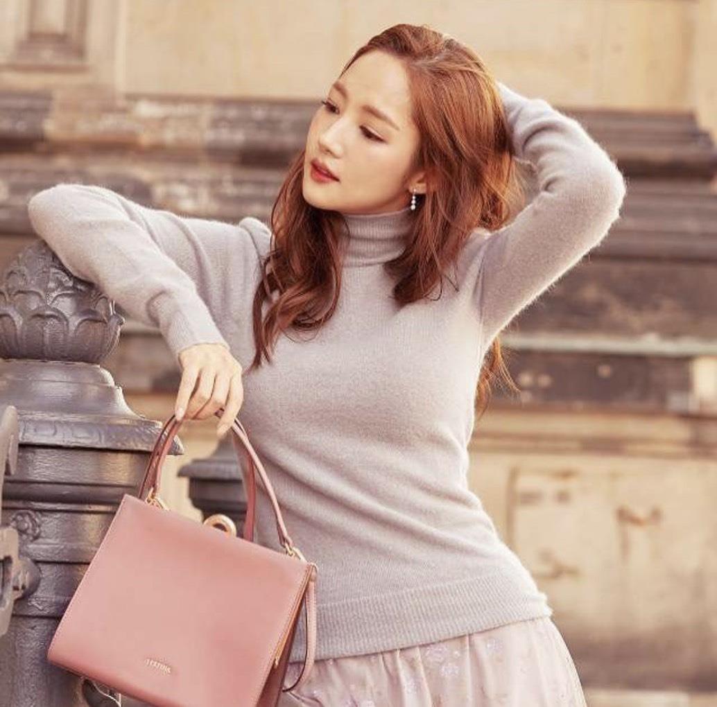 细软发稀疏、易断裂?养发 5 关键,让你轻松拥有韩剧女主角的柔顺飘逸发 内容图2 女神网-大潮社TV实时追踪属于女人新资讯的综合网站! 细软发稀疏、易断裂?养发 5 关键,让你轻松拥有韩剧女主角的柔顺飘逸发 彩妆保养 图2张