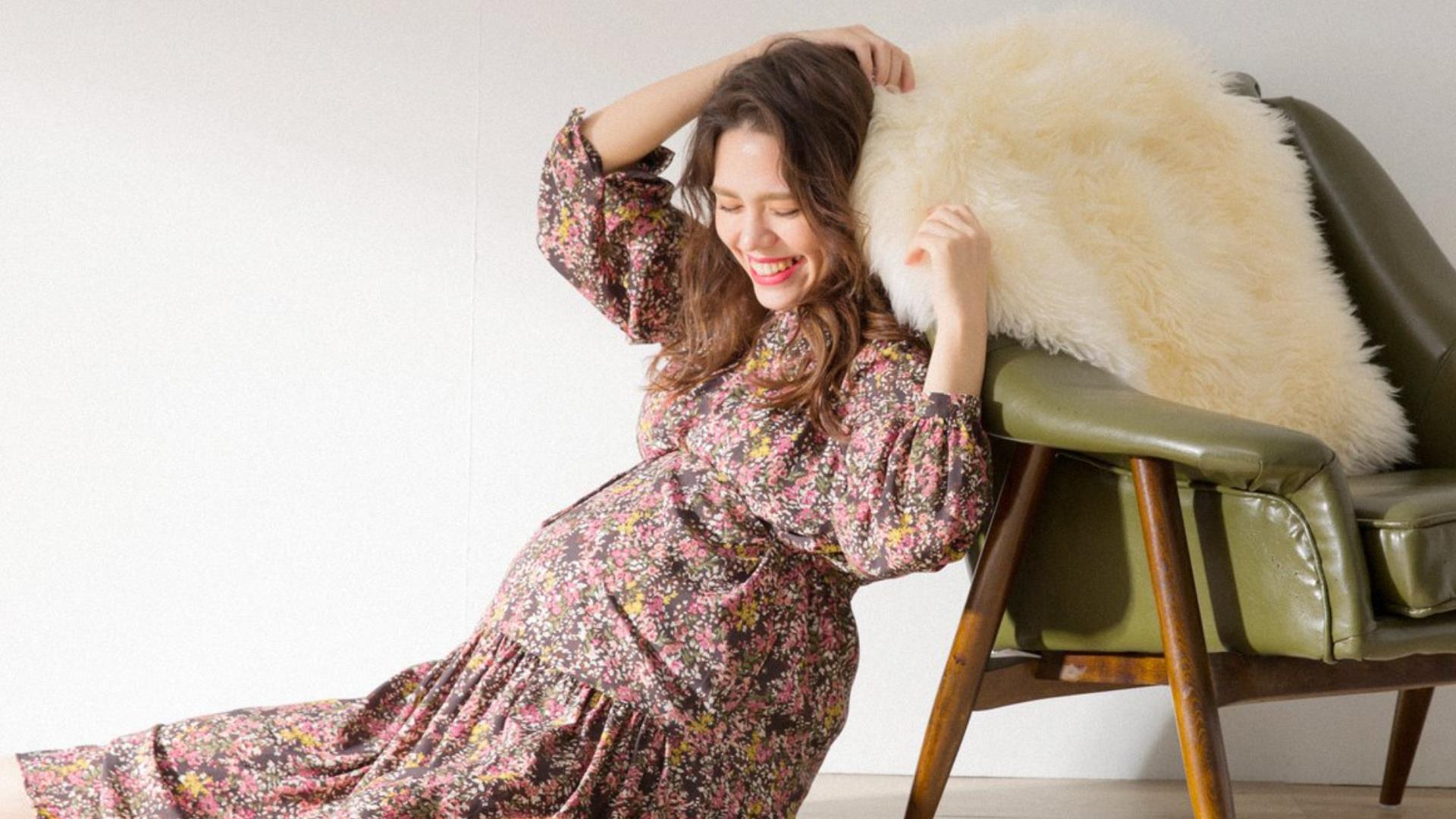 谁说孕期穿搭一定要很藏肚?2 撇步教你轻松挑选合适孕服,时尚优雅晒凸肚! 内容图2 女神网-大潮社TV实时追踪属于女人新资讯的综合网站! FotoJet (37)