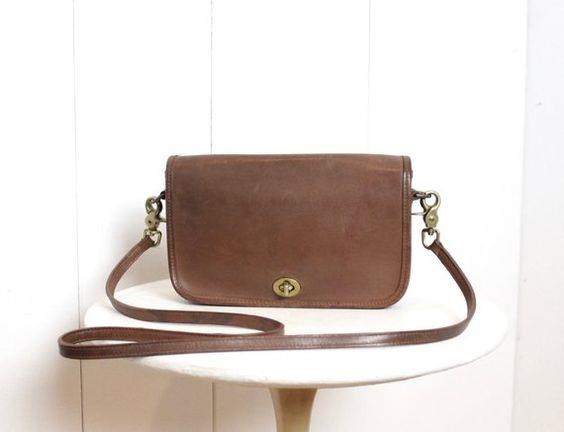 2019 不败包款!选择质感“金扣”,集结时尚美丽与俐落大方 内容图5 女神网-大潮社TV实时追踪属于女人新资讯的综合网站! 2019 不败包款!选择质感“金扣”,集结时尚美丽与俐落大方 最新 图5张