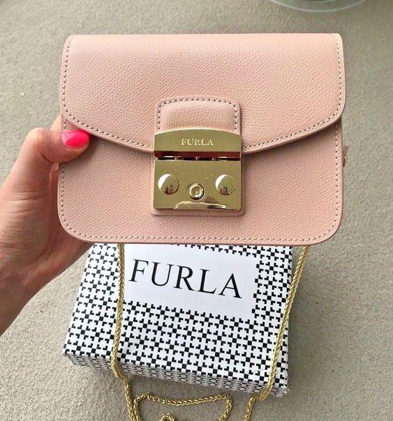 2019 不败包款!选择质感“金扣”,集结时尚美丽与俐落大方 内容图7 女神网-大潮社TV实时追踪属于女人新资讯的综合网站! 2019 不败包款!选择质感“金扣”,集结时尚美丽与俐落大方 最新 图7张